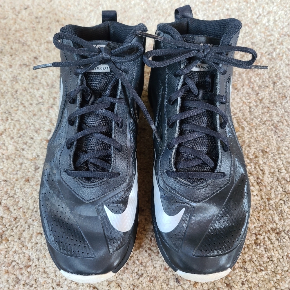 Nike Team Teamhustled7 Shoes Size 6.5Y